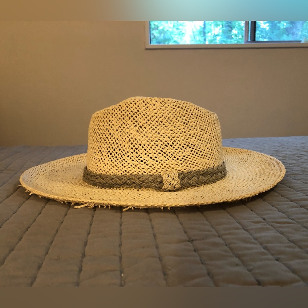 Beach Hat - Picture 3 of 6